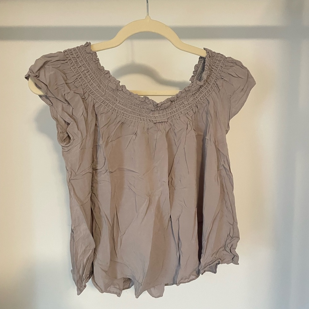 Aritzia Talula Off-Shoulder Top